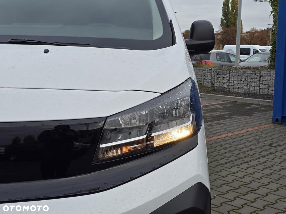 Opel Vivaro - 23