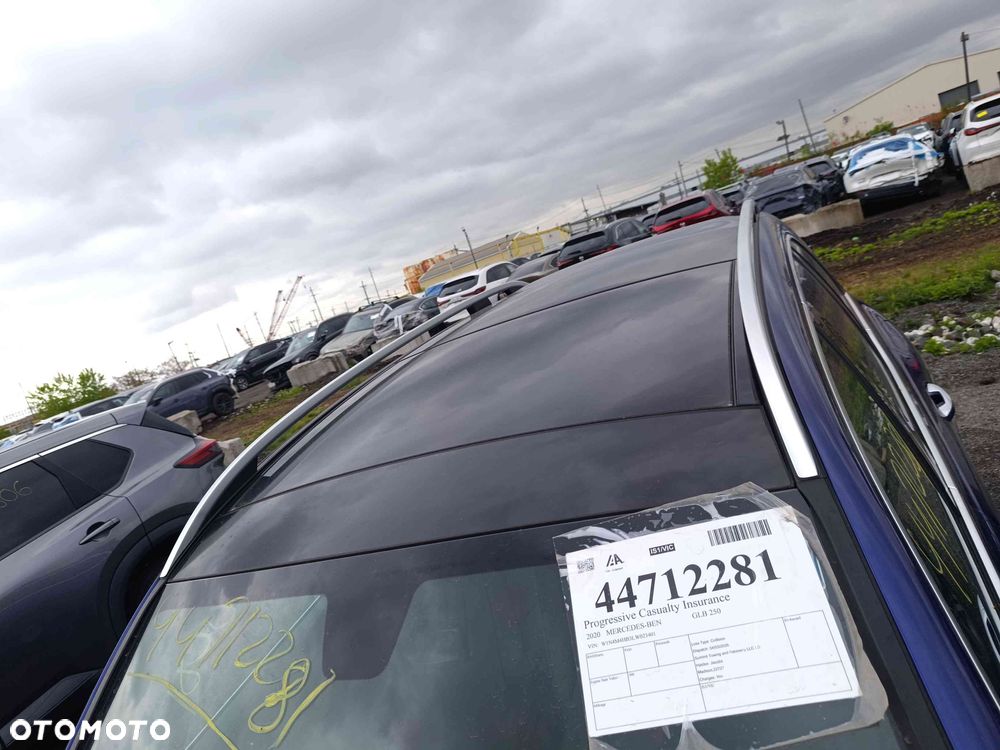 Mercedes-Benz GLB 250 4Matic 8G-DCT - 23
