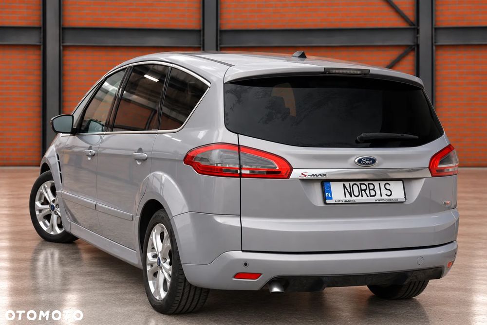 Ford S-Max - 17
