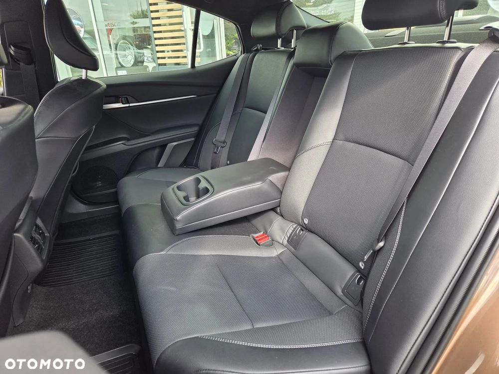 Toyota Camry 2.5 Hybrid Prestige CVT - 23