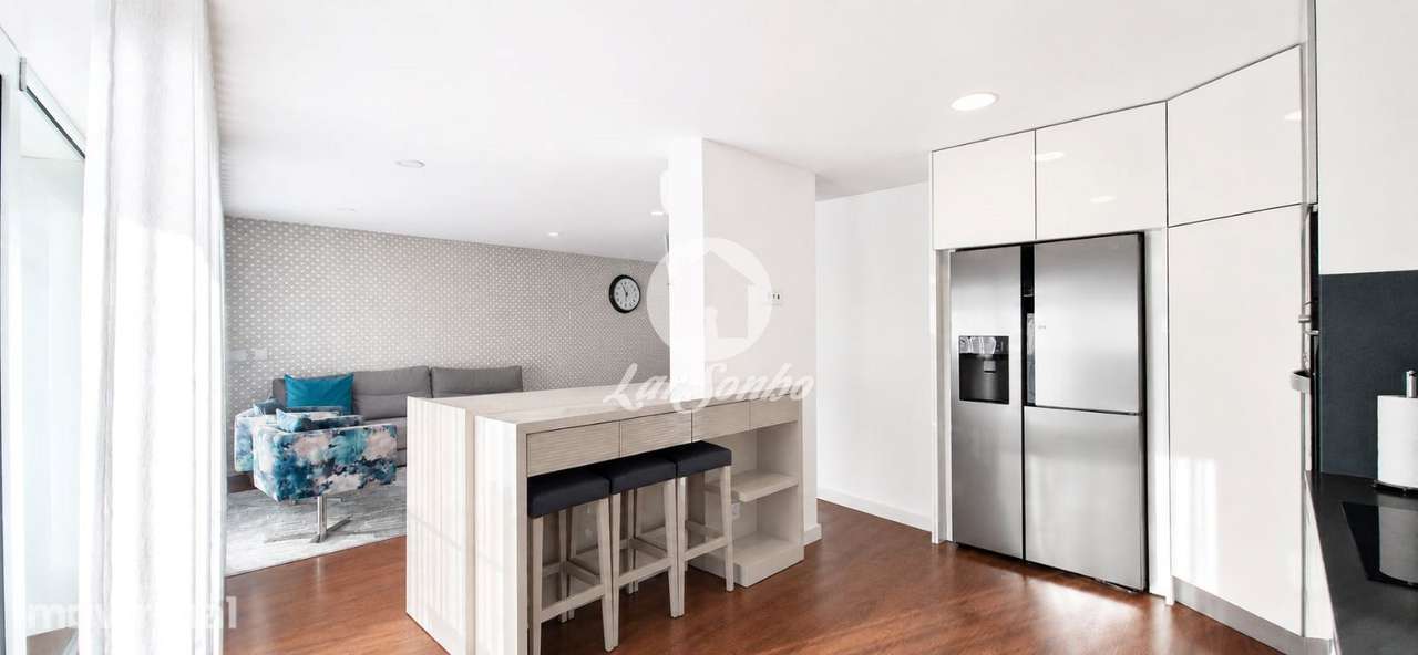 Apartamento T3 em frente à praia com vistas de mar - Grande imagem: 3/23