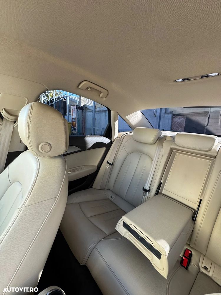 Audi A6 2.0 TDI Ultra S tronic - 25