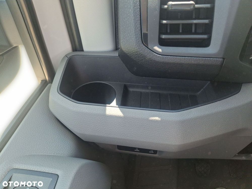 Volkswagen Crafter 2.0 TDI 140 KM Manual - 23