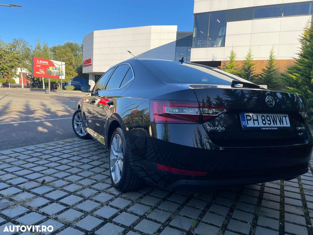 Skoda Superb 2.0 TDI DSG 4X4 Ambition - 15