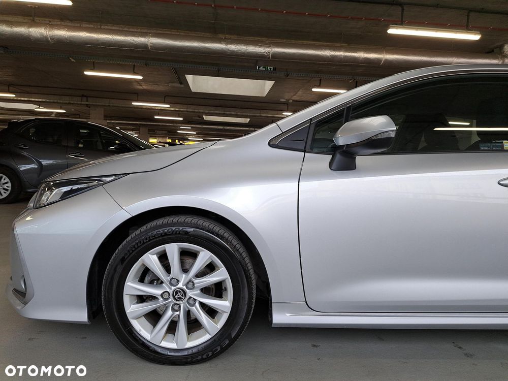 Toyota Corolla 1.8 Hybrid Comfort - 28