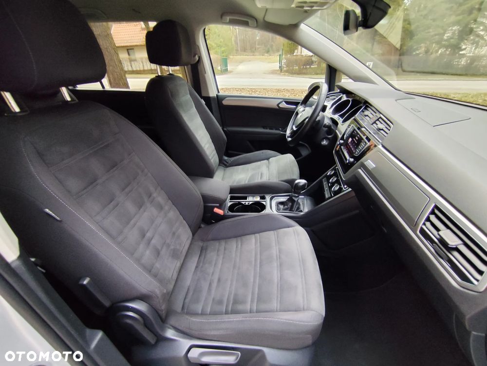 Volkswagen Touran 2.0 TDI SCR DSG Highline - 23
