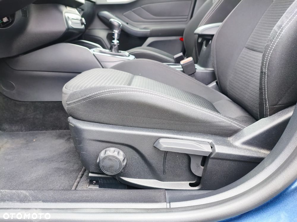 Ford Focus 1.0 EcoBoost Titanium - 11