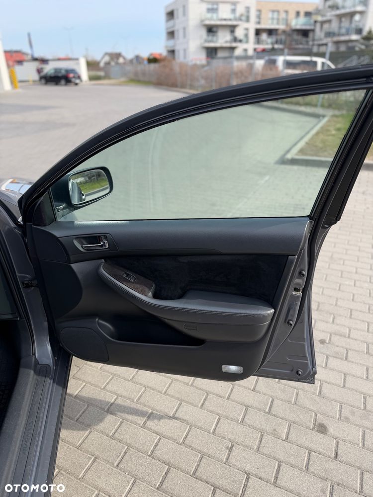 Toyota Avensis 1.6 VVT-i Luna - 12