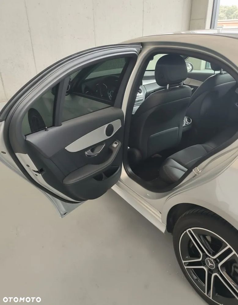 Mercedes-Benz Klasa C 160 AMG Line - 3