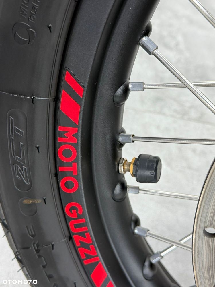 Moto Guzzi V85 - 27