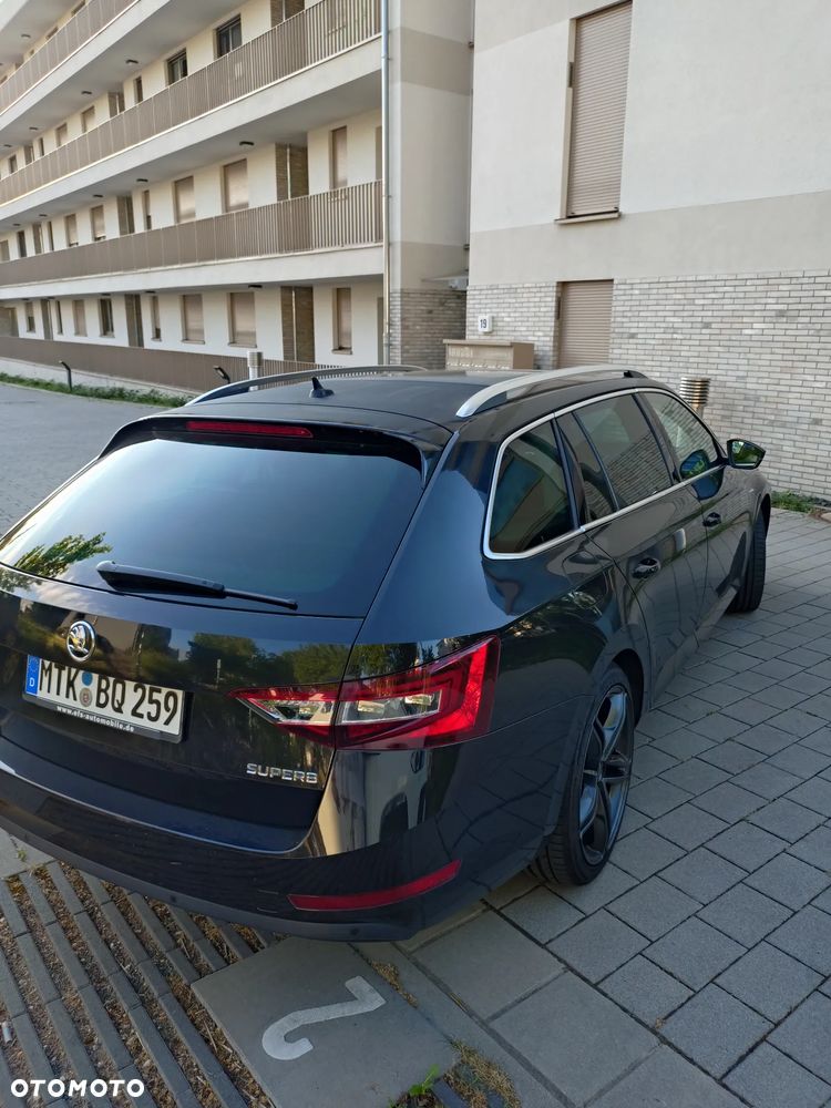 Skoda Superb 2.0 TDI L&K DSG - 2
