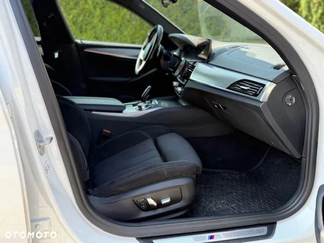 BMW Seria 5 520d M Sport - 15