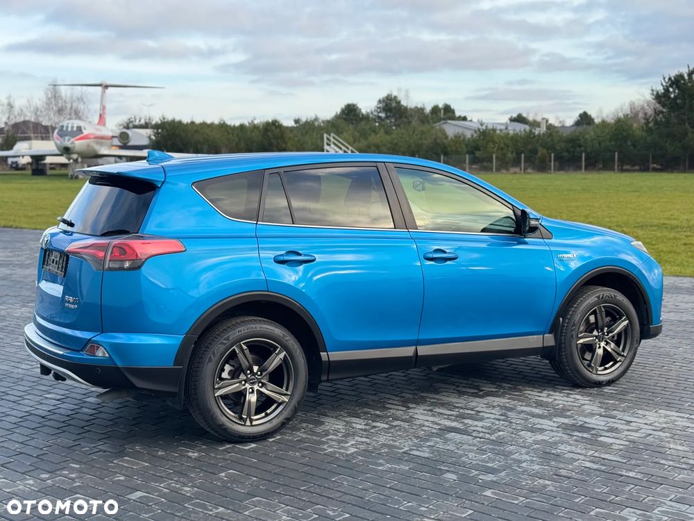 Toyota RAV4 ver-2-5-hybrid-executive-4x4 - 6