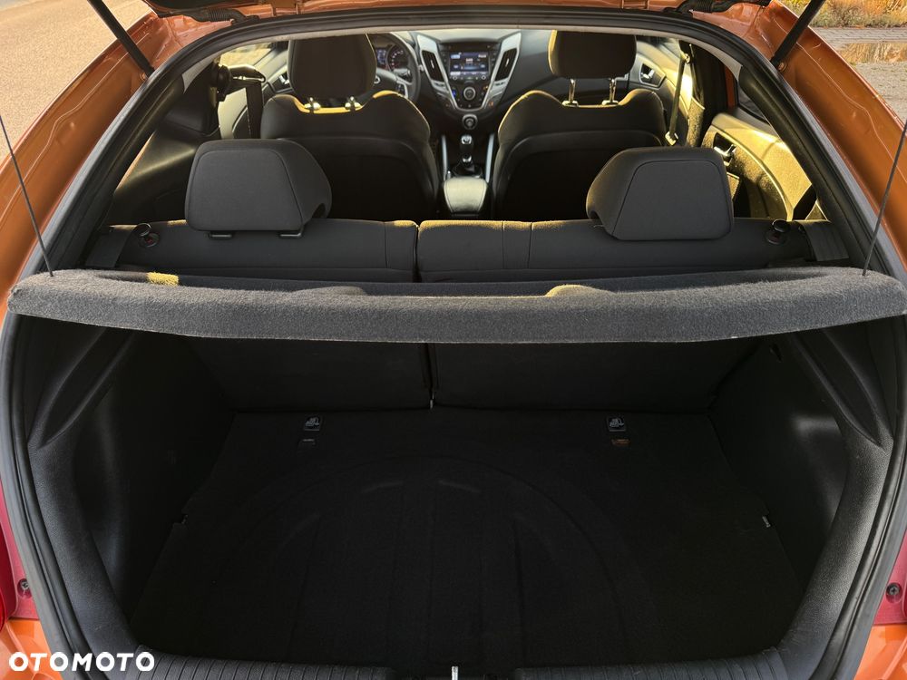 Hyundai Veloster 1.6 GDI Style - 22