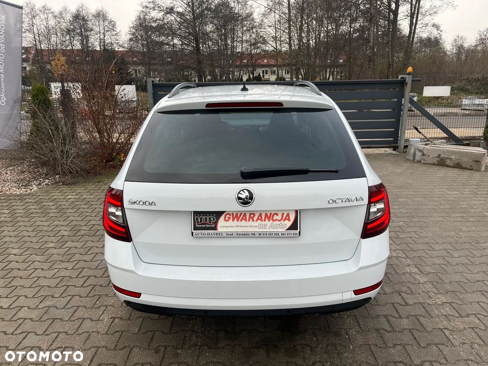 Skoda Octavia 2.0 TDI DSG Sportline - 22