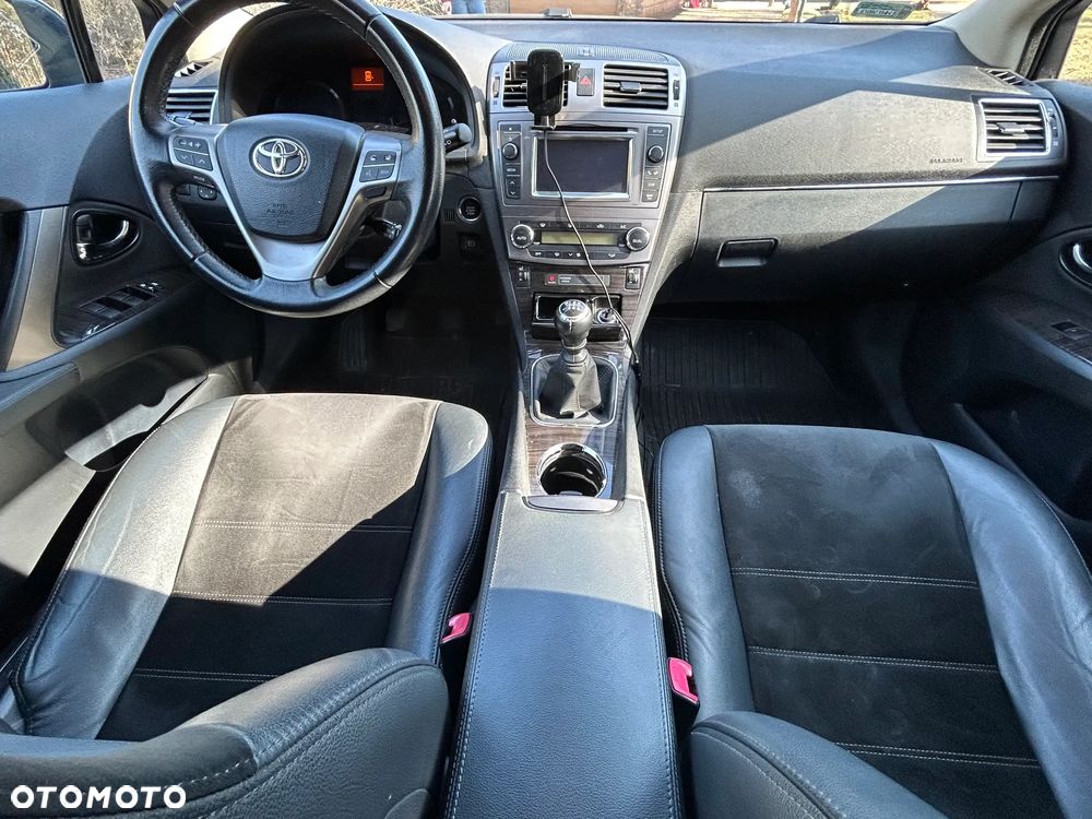 Toyota Avensis 2.0 D-4D Premium - 4