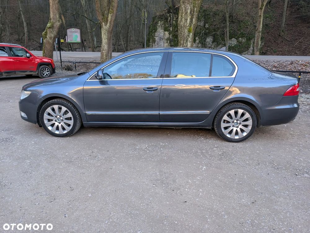 Skoda Superb 2.0 TDI Elegance DSG - 34