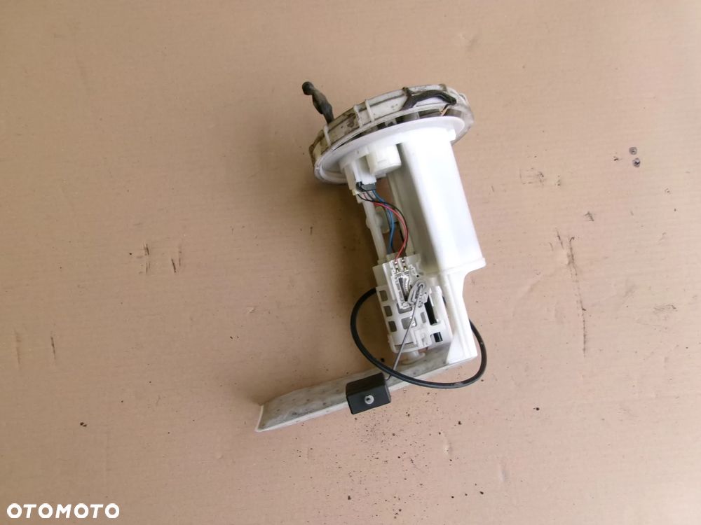 POMPA PALIWA TOYOTA YARIS III 1.0 BENZ KOMPL. - 1