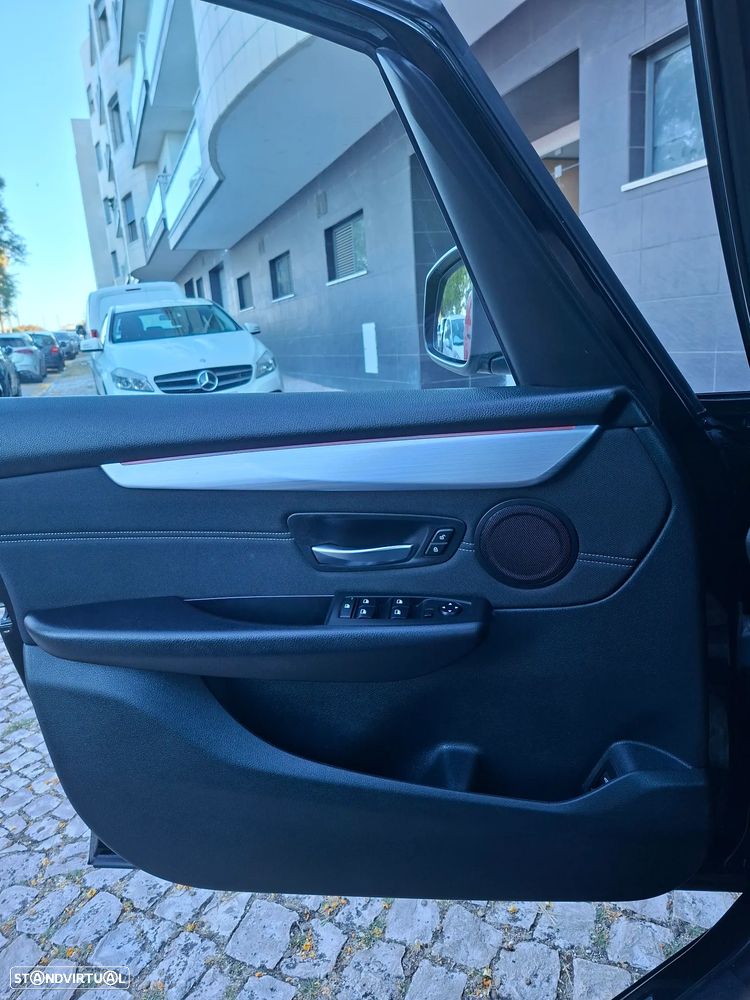 BMW 216 Gran Tourer - 11