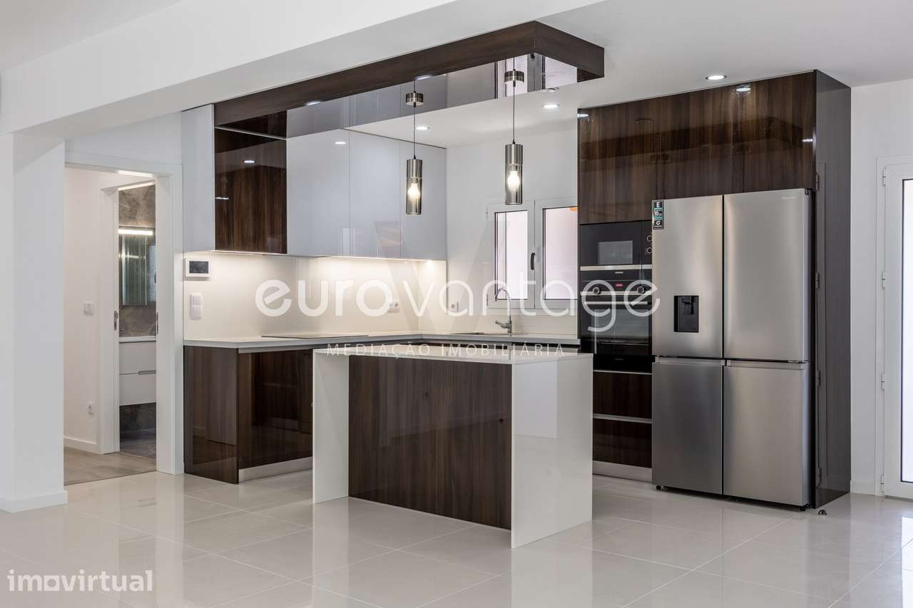 Moradia T3+1 Térrea Totalmente Remodelada | A apenas 8 minutos de L... - Grande imagem: 4/55