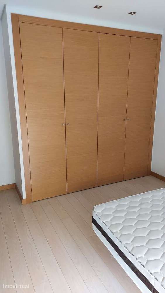 Apartamento T1 (Excelente localização) - Arrendo - Grande imagem: 4/8