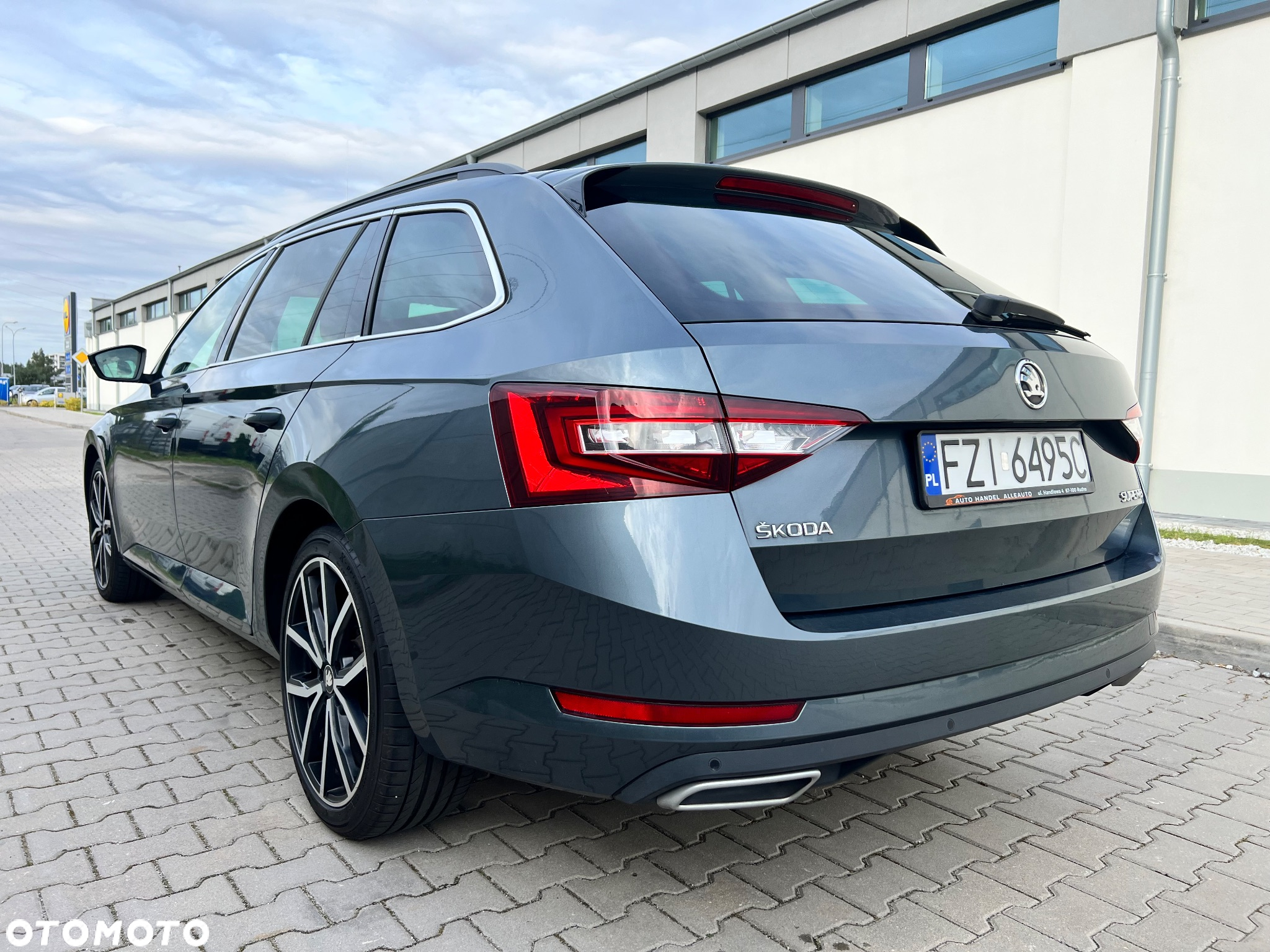 Skoda Superb 2.0 TDI Ambition DSG - 15