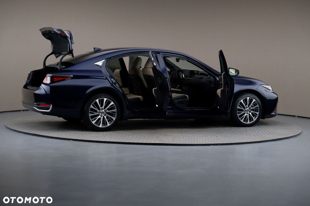 Lexus ES - 6