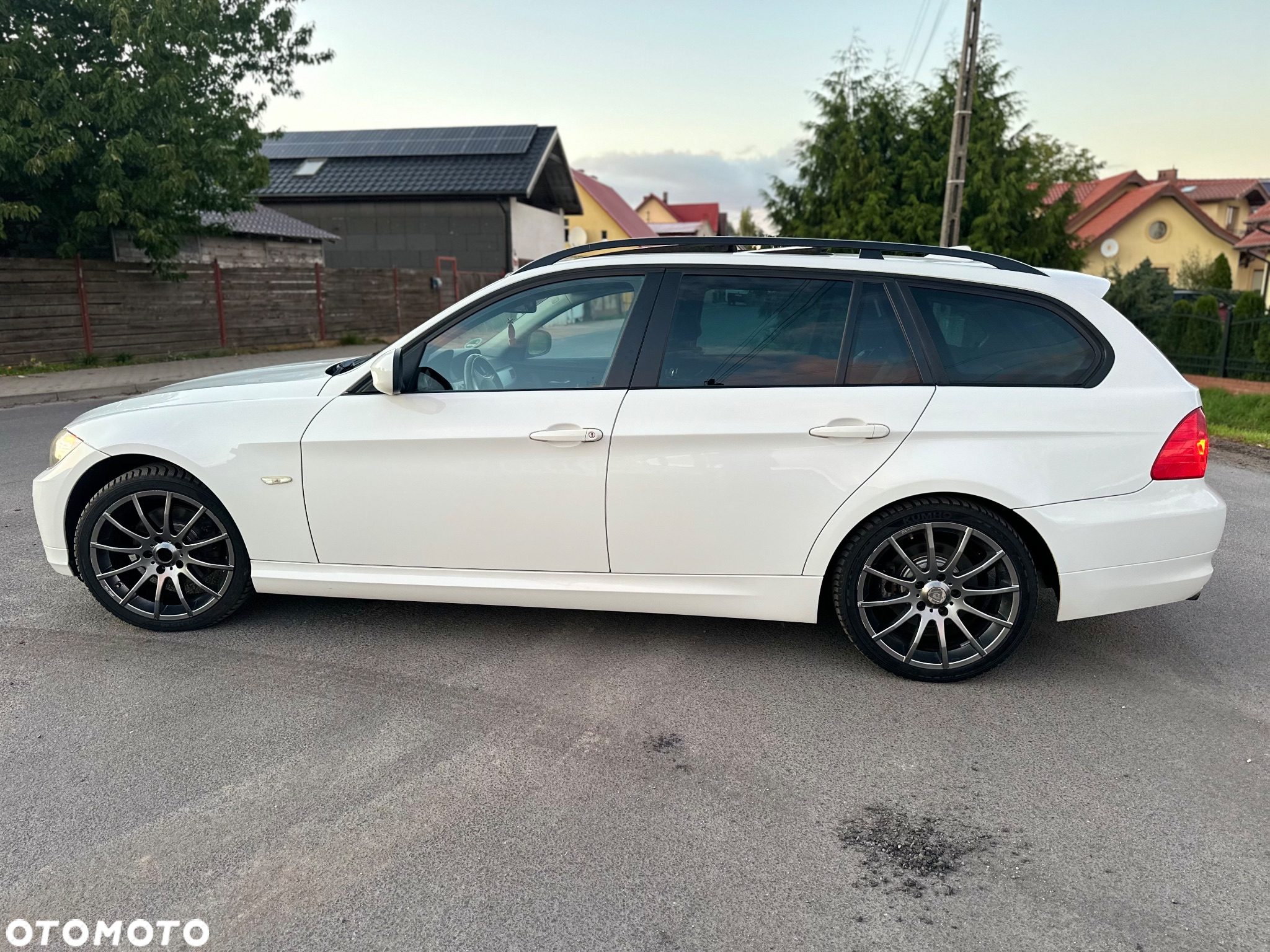 BMW Seria 3 320i Touring - 9