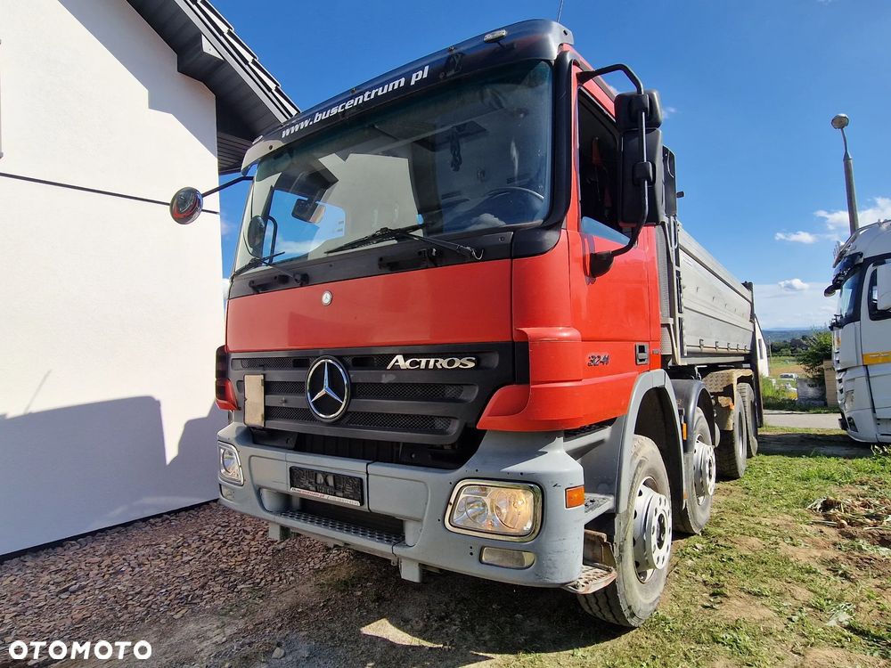 Mercedes-Benz 3241 - 5