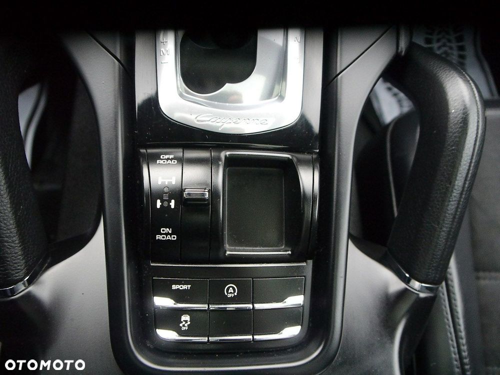 Porsche Cayenne - 35