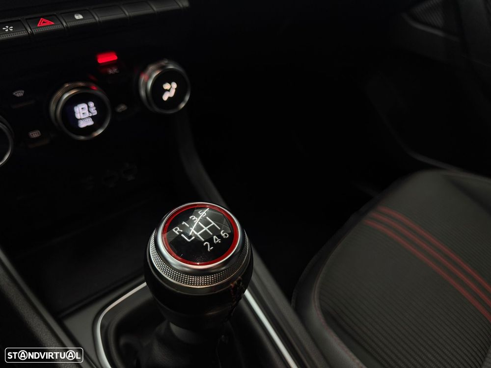 Renault Captur 1.0 TCe RS Line - 26