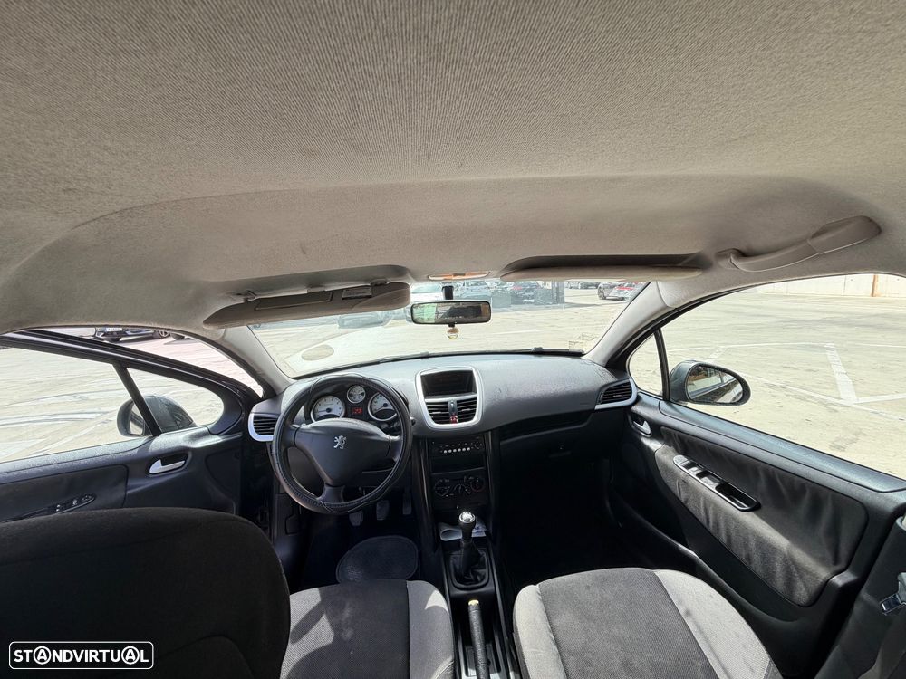 Peugeot 207 1.4 16V Trendy - 8