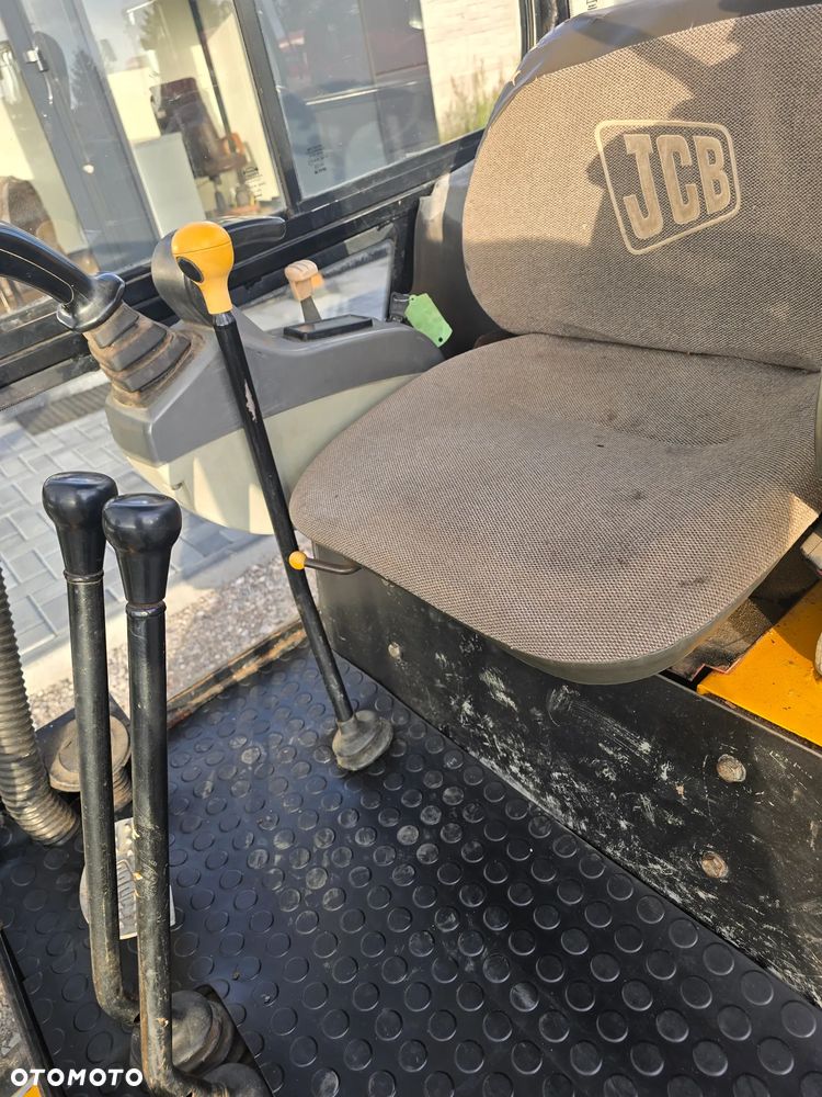 JCB - 3