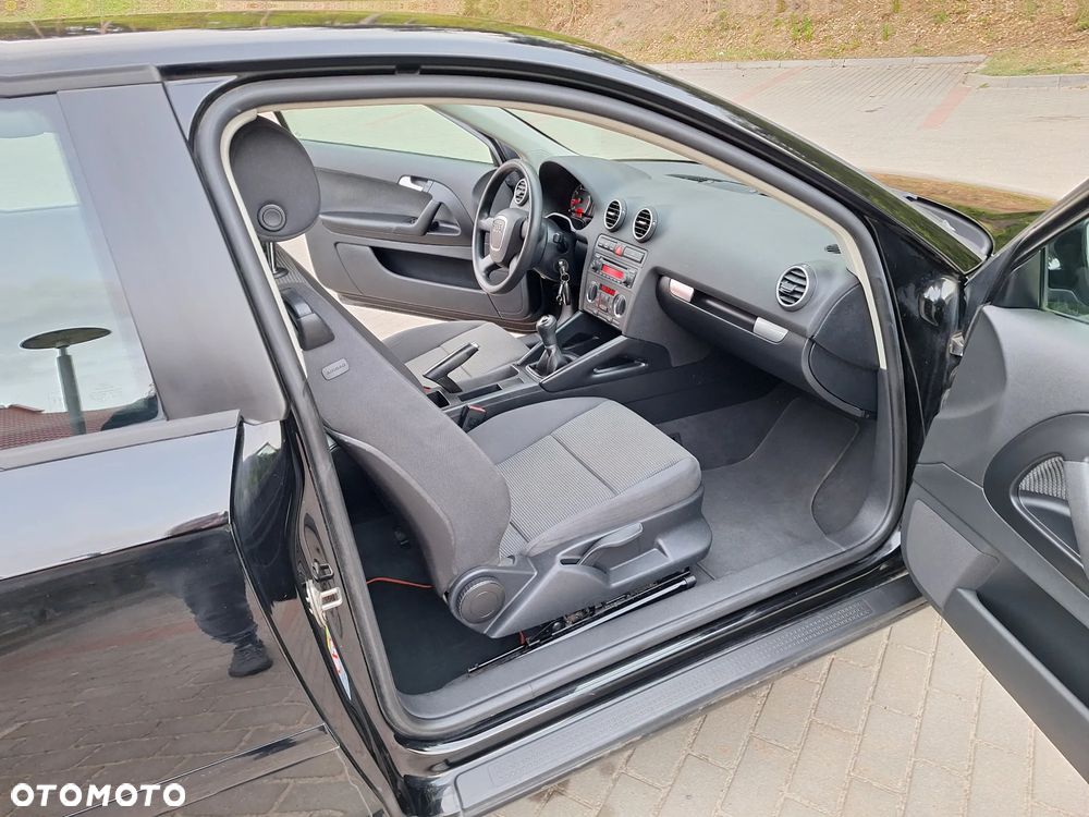 Audi A3 3-drzwiowe 1.6 Ambiente - 16