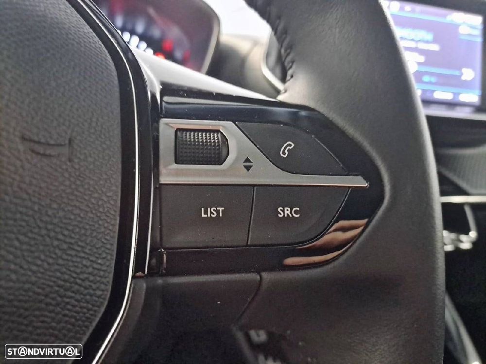 Peugeot 2008 1.2 PureTech Allure - 17