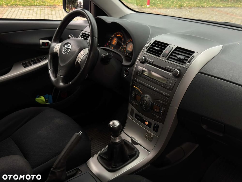 Toyota Corolla 1.6 VVT-i Premium - 16