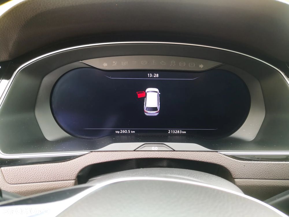 Volkswagen Passat - 34