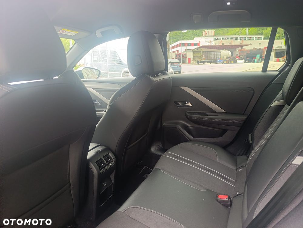 Opel Astra GS - 9