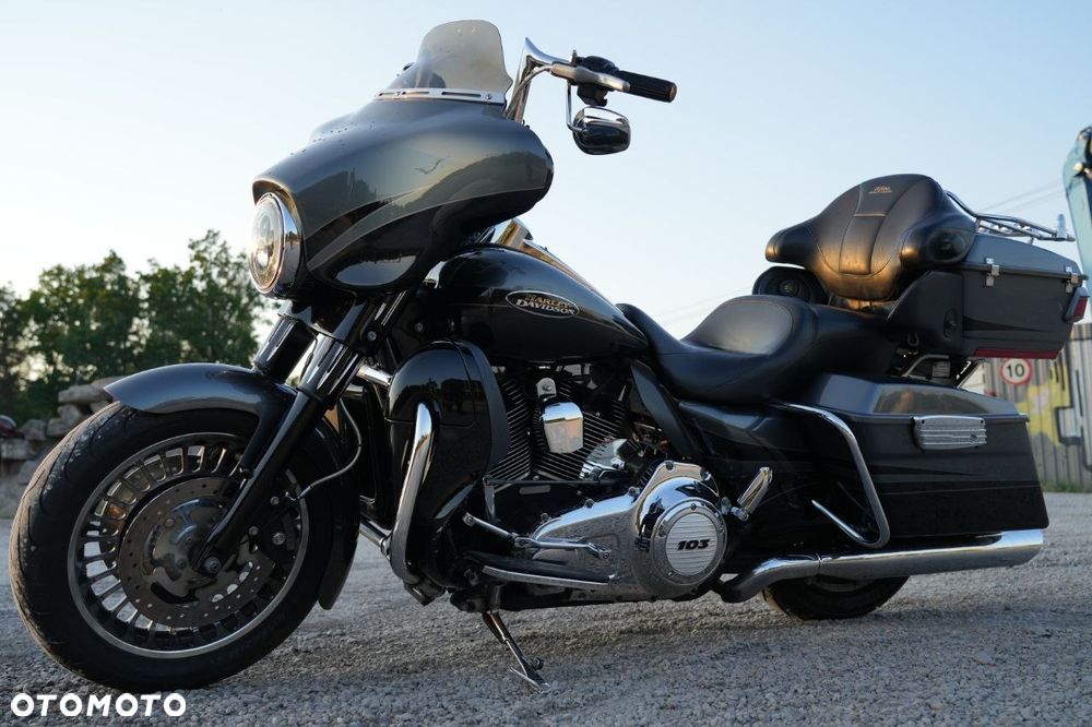 Harley-Davidson Touring Street Glide - 4