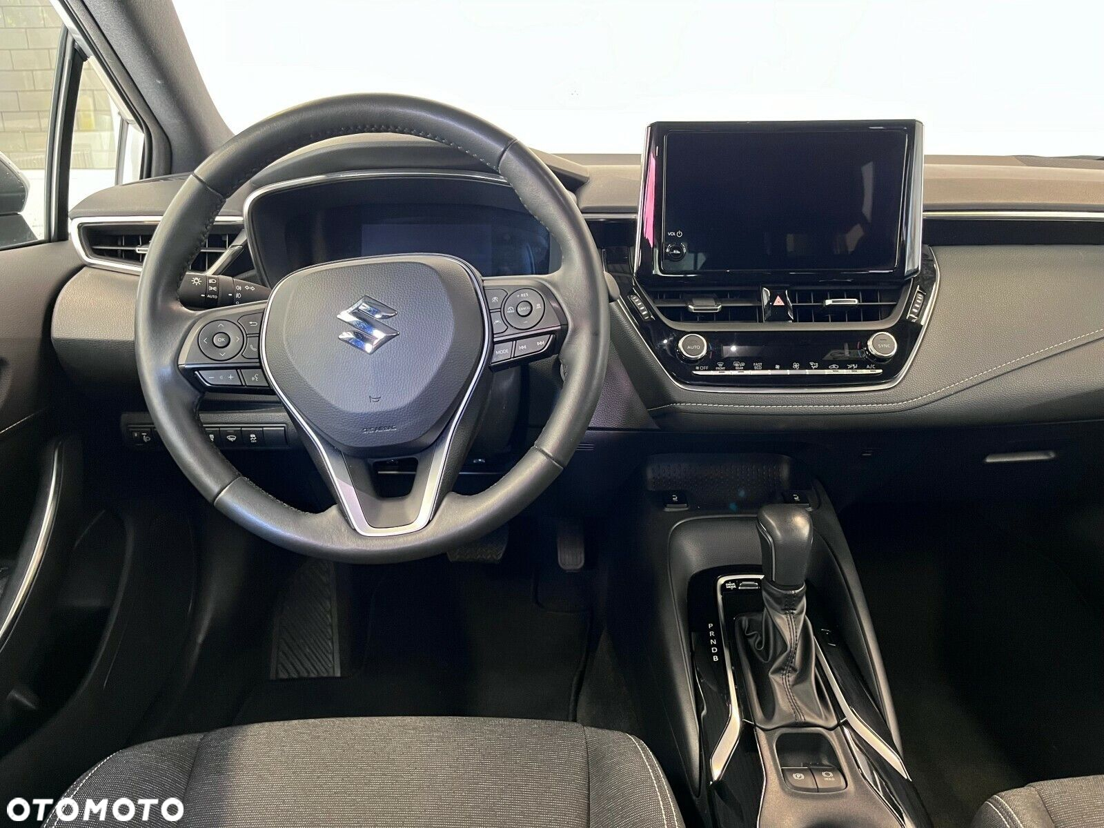 Suzuki Swace 1.8 Hybrid Premium Plus CVT - 9