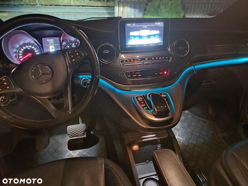Mercedes-Benz Klasa V 300 d Extralang 9G-TRONIC Avantgarde - 13