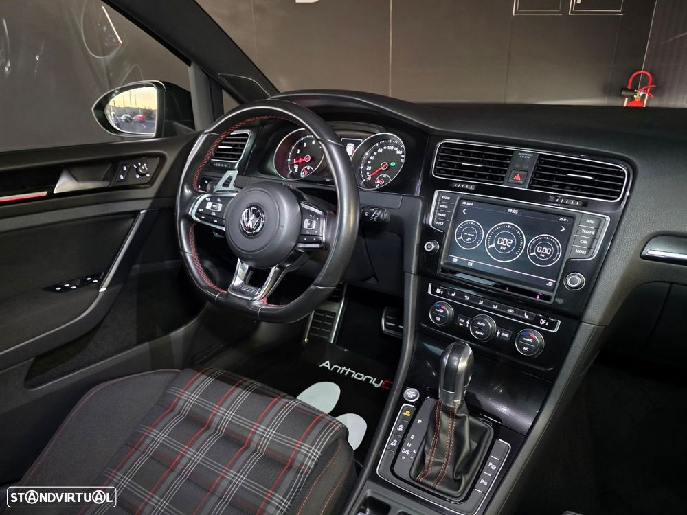 VW Golf 2.0 TSi GTi DSG - 23