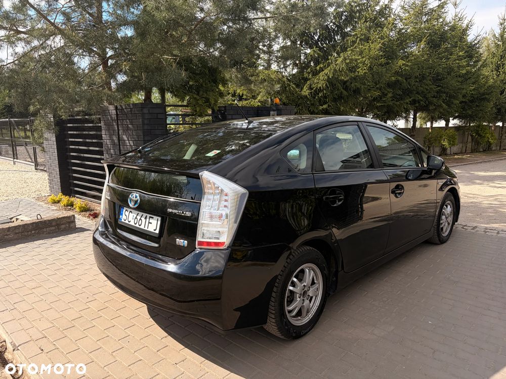 Toyota Prius 1.8 HSD Prestige - 6