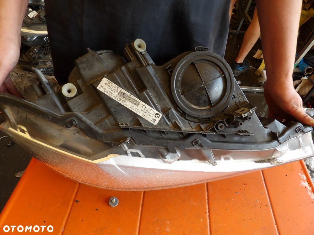 BMW - F30 - H7 - URWANE UCHO - PRAWA LAMPA PRZEDIA - EUROPA - 7259524 - 10