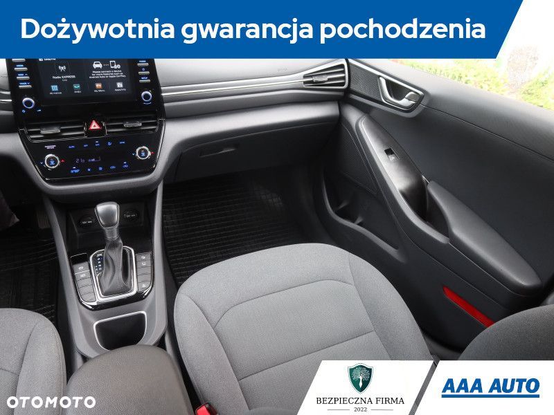 Hyundai IONIQ - 10