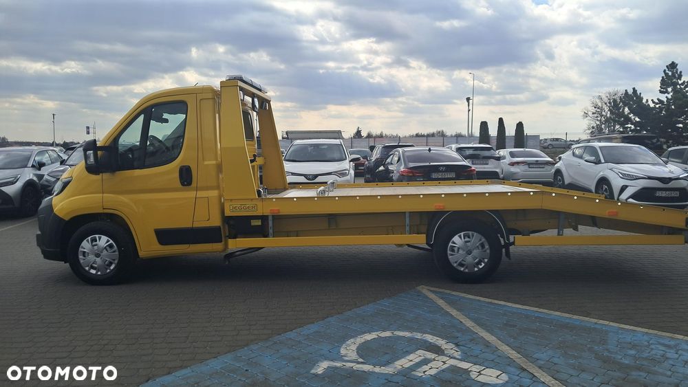 Toyota Proacemax - 9