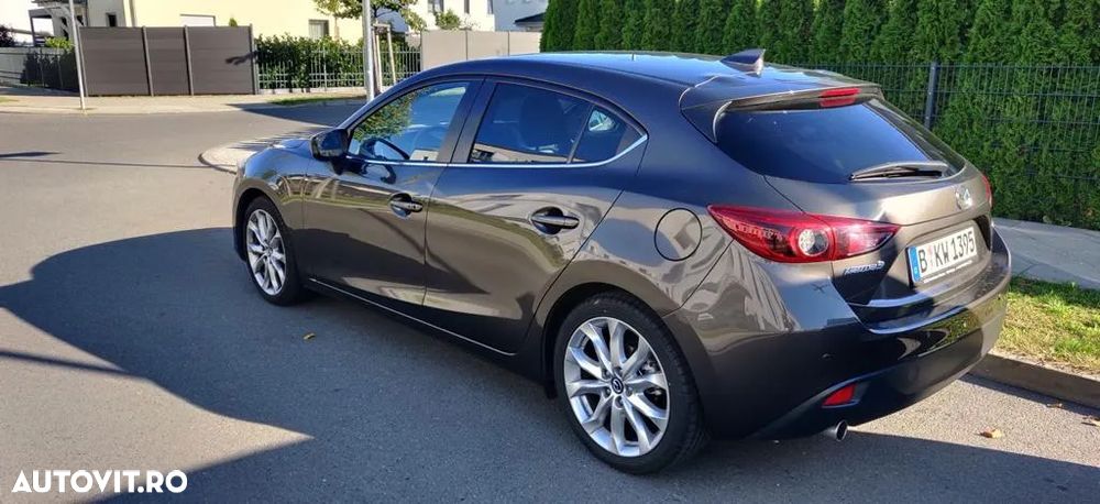 Mazda 3 - 4