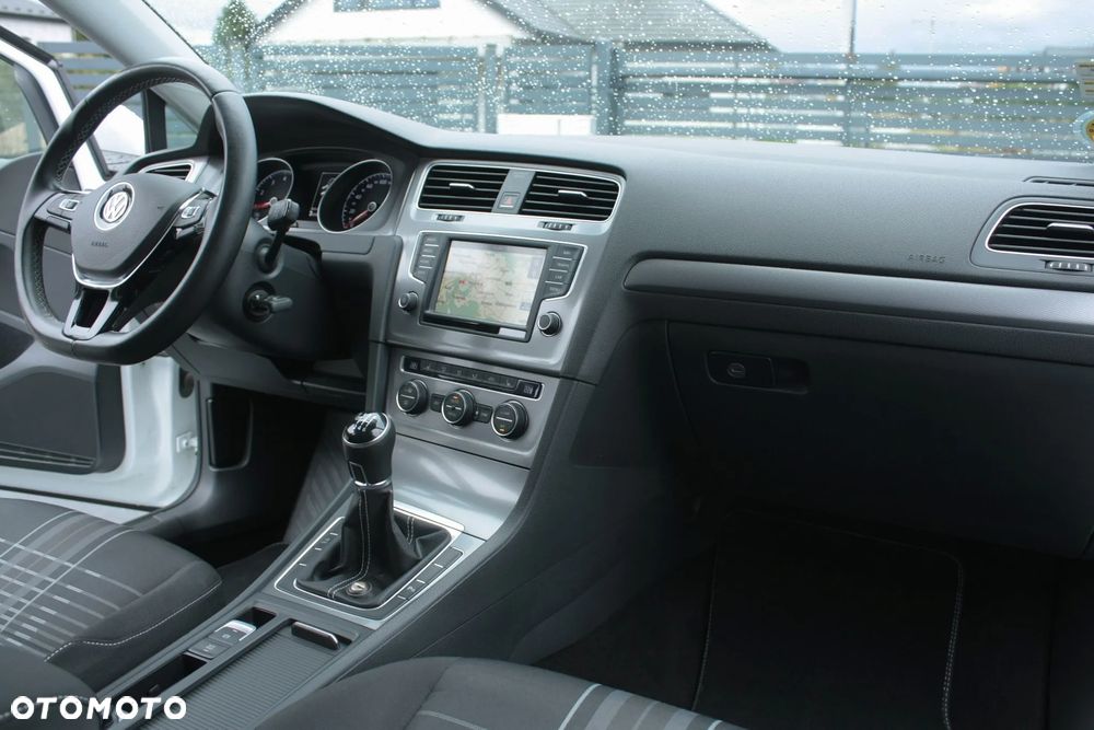 Volkswagen Golf - 30