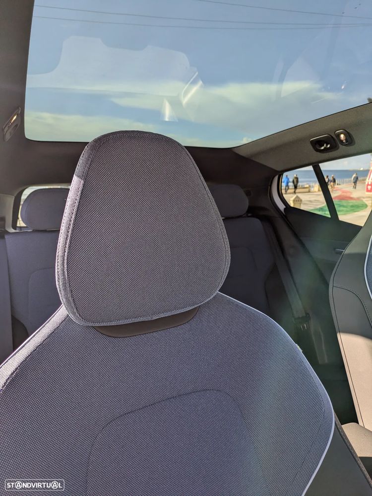 Volvo EX30 Single Motor Extended Range RWD Ultra - 19