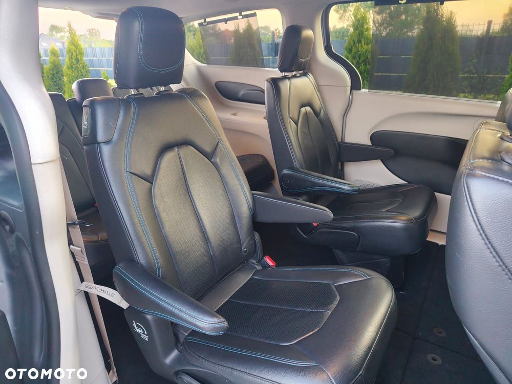 Chrysler Pacifica - 14
